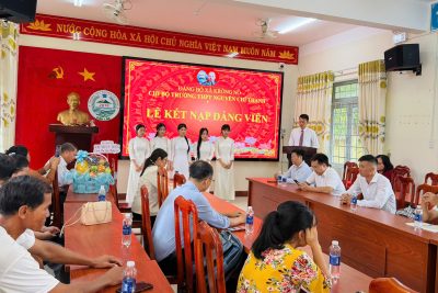 CHI BỘ TRƯỜNG THPT NGUYỄN CHÍ THANH TỔ CHỨC LỄ KẾT NẠP ĐẢNG VIÊN MỚI – LÀ HỌC SINH ƯU TÚ KHỐI 12 NĂM HỌC 2025 – 2026